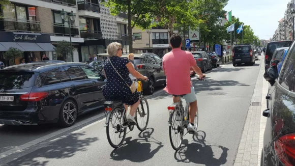 cyclistes deux de front