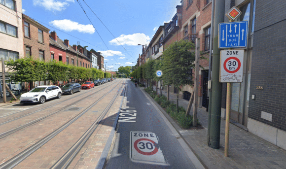 rue de Stalle, panneau début de zone 30
