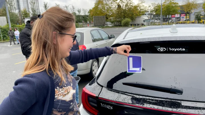 autocollant "L" de la licence