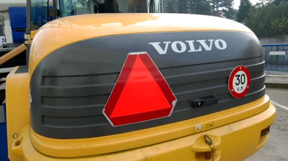 triangle tronqué sur engin de chantier